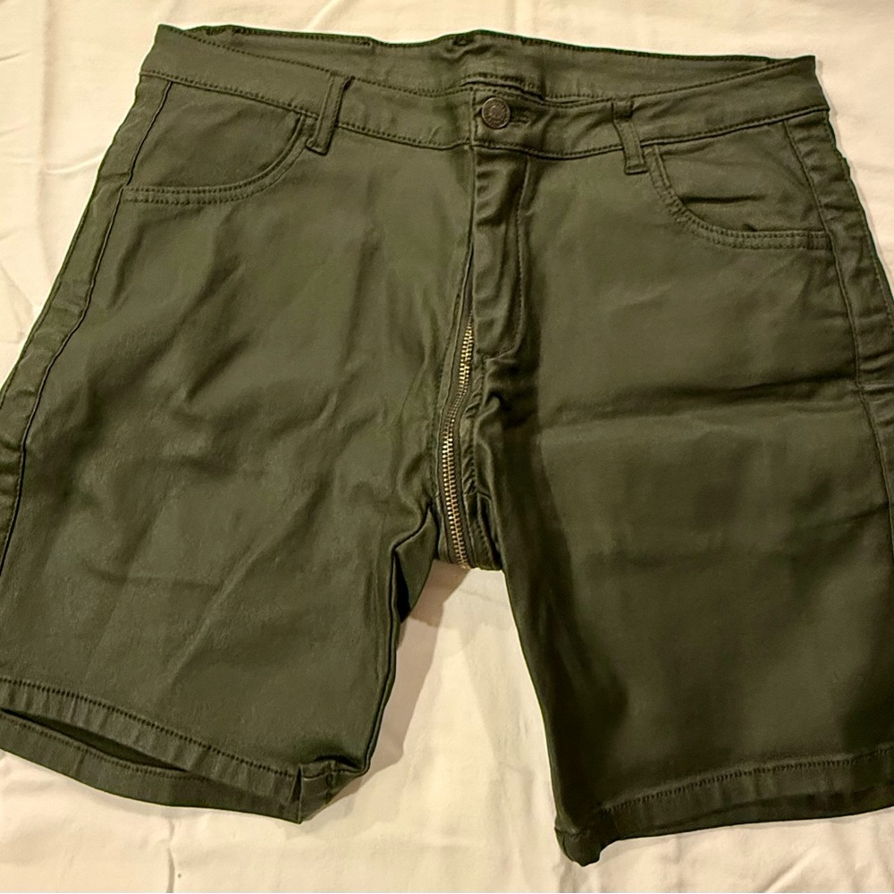 Cell Block 13 Fetish Full Front/Back Zipper Shorts, 34, NWOT